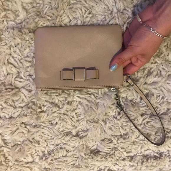 Beige coach wristlet - Picture 1 of 3